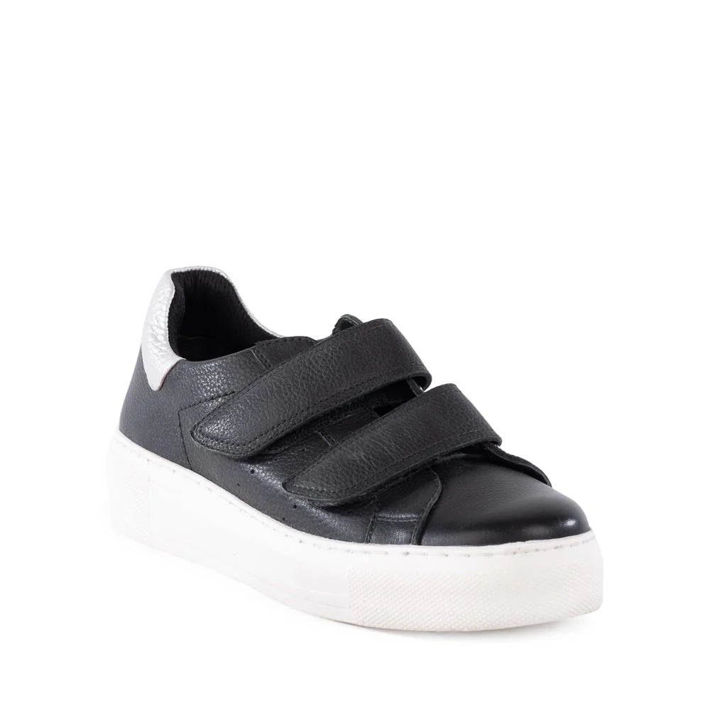 TRADING PLACES in Black