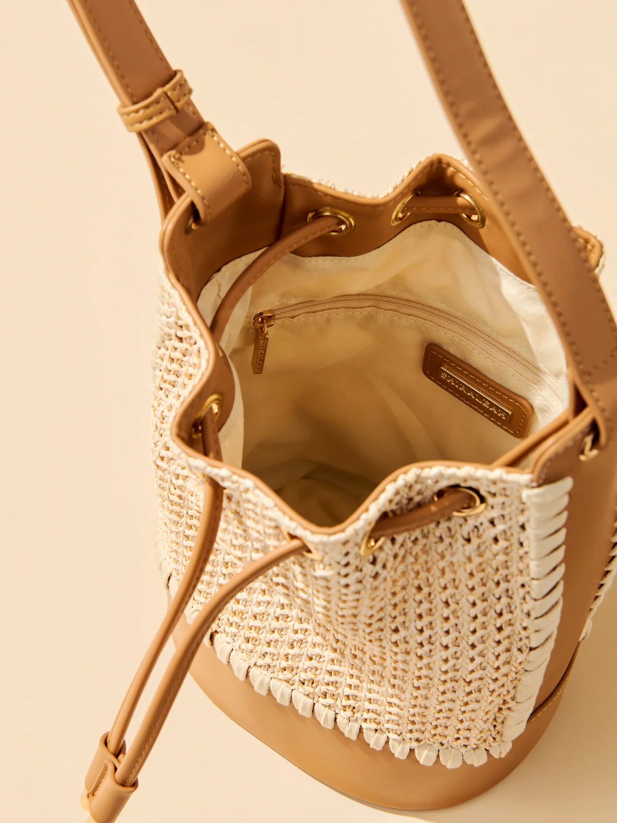 MIA BUCKET BAG in Tan