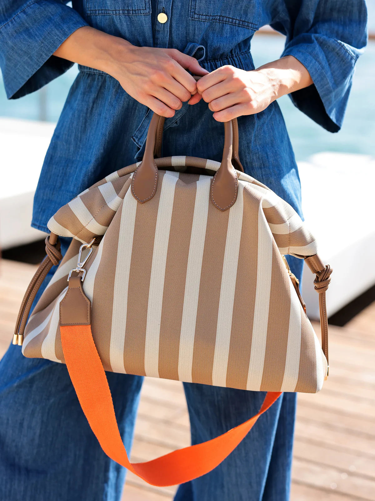 ISLA CROSSBODY TOTE in Tan