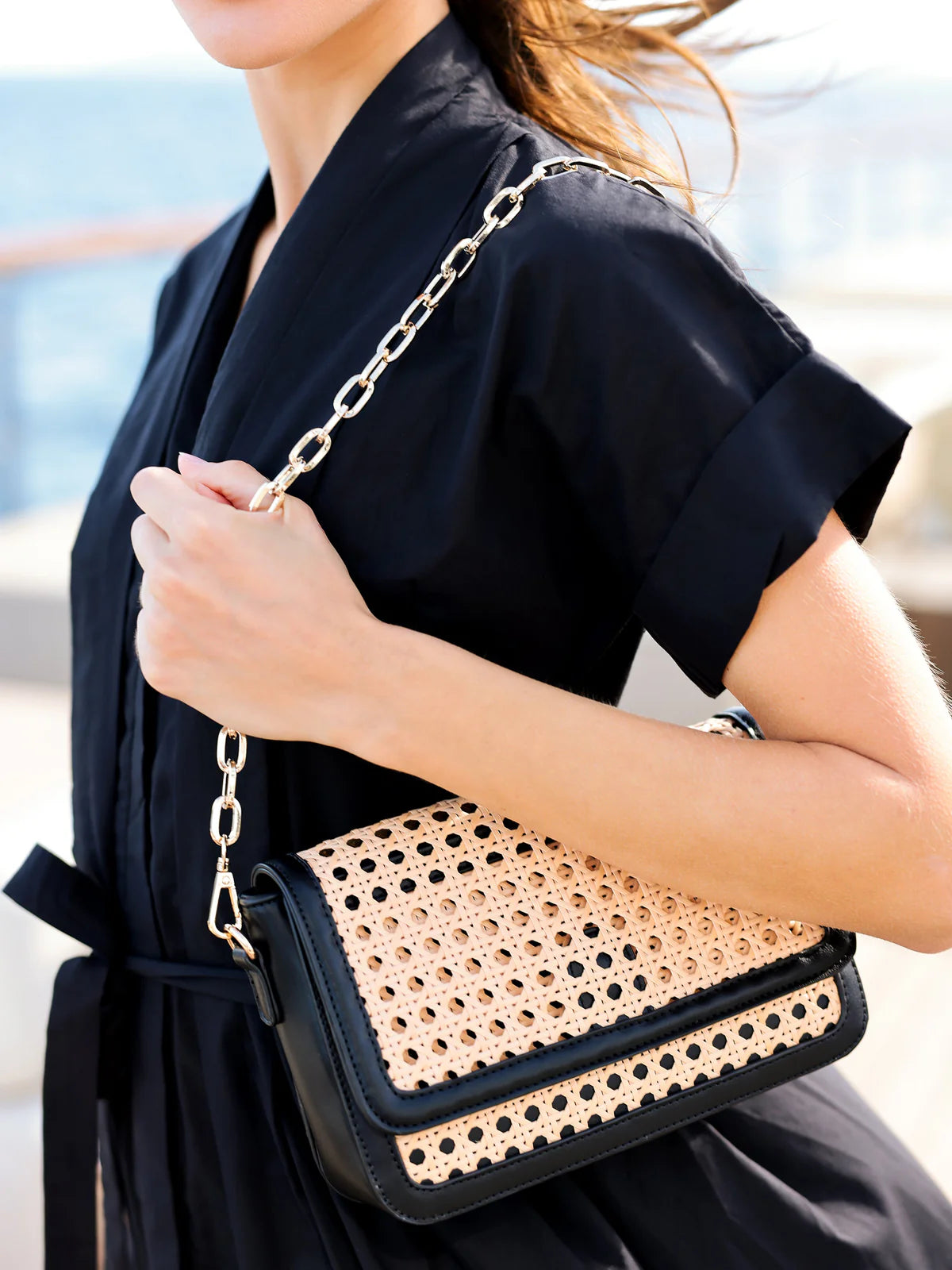 SOLEIL SHOULDER BAG in Black