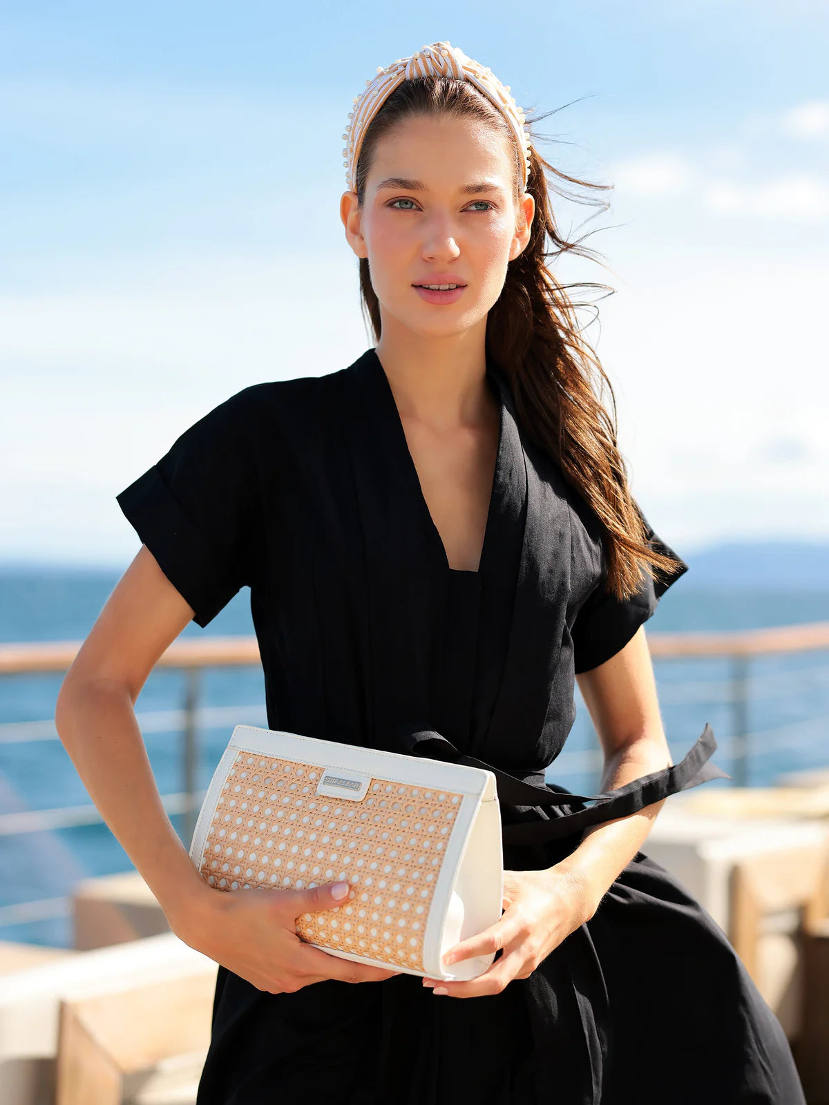 SOLEIL CLUTCH in White