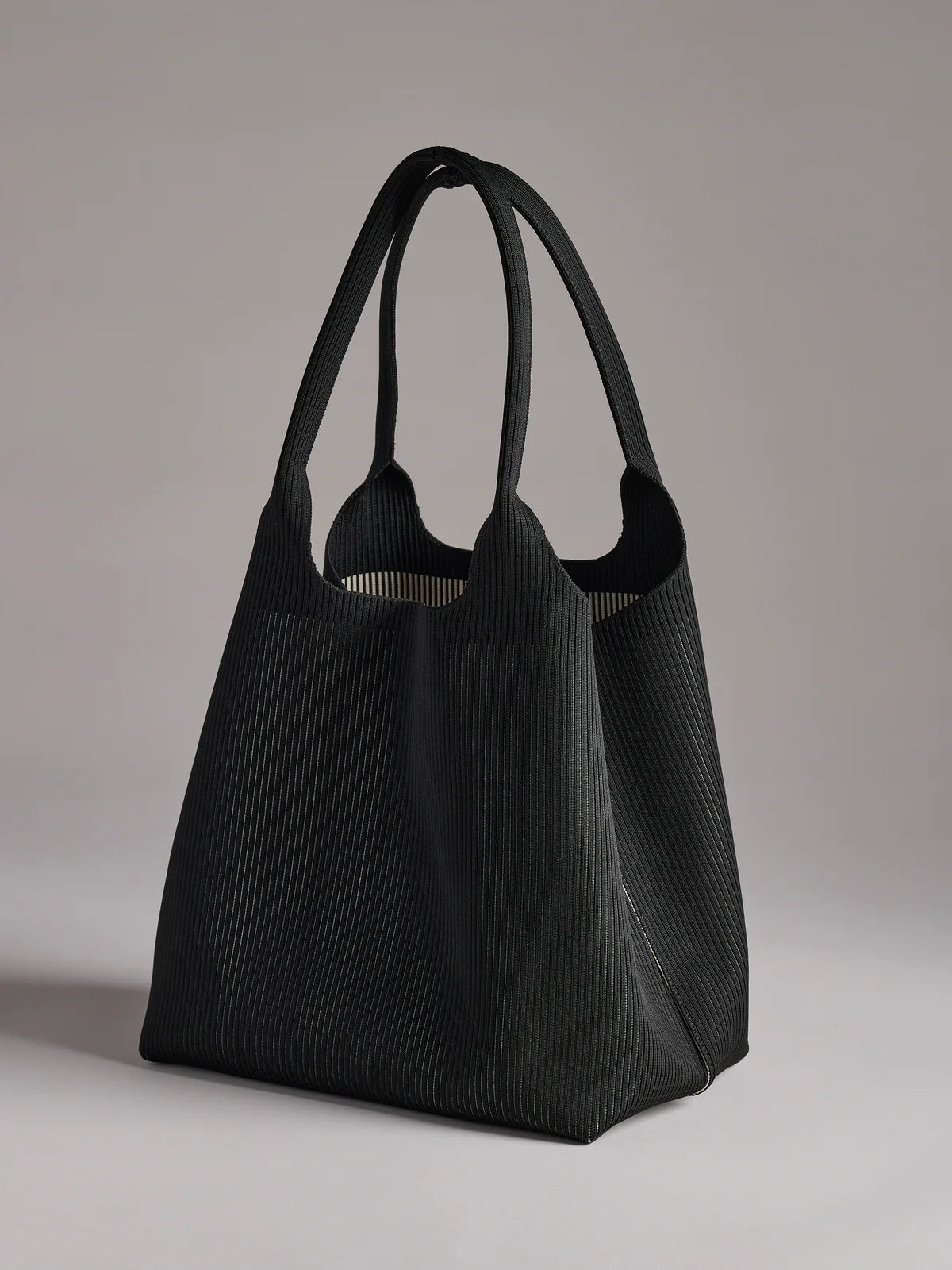 ROBBIE TOTE in Black