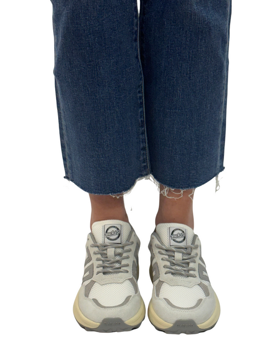 LIGHTNING in Ice Light Gray