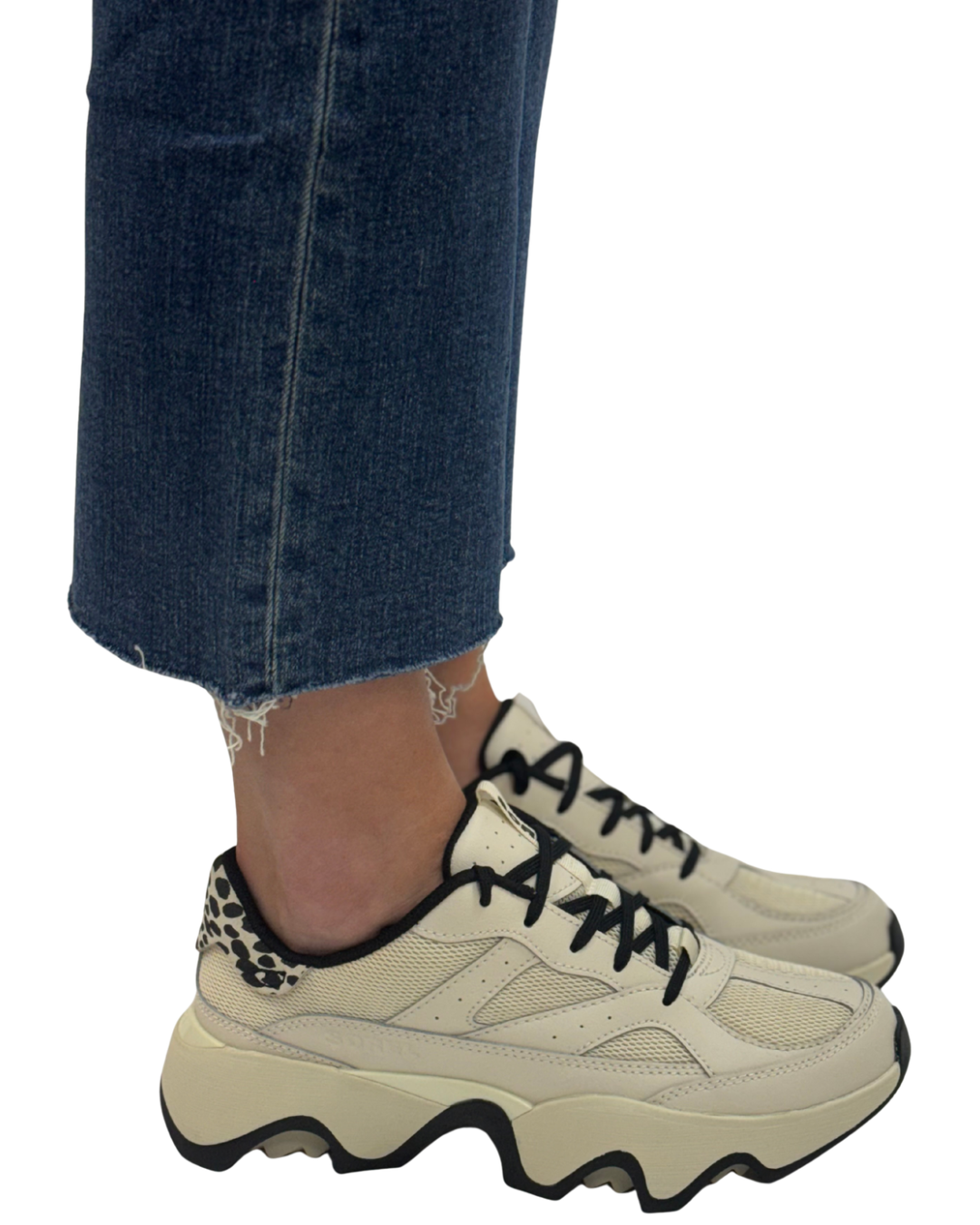 KINETIC ARRAY in Chalk + Black