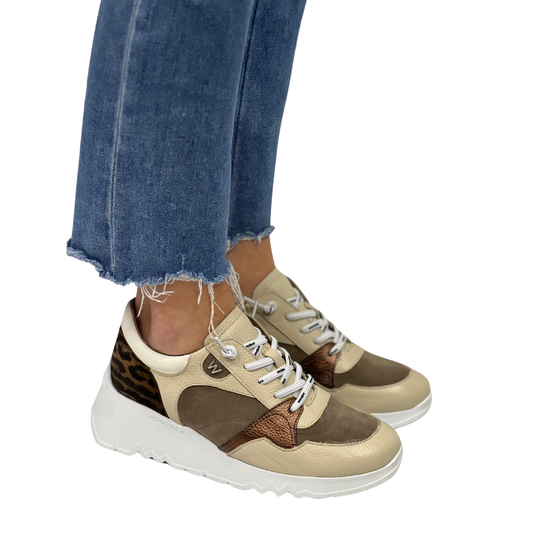 FLASH in Cream + Taupe