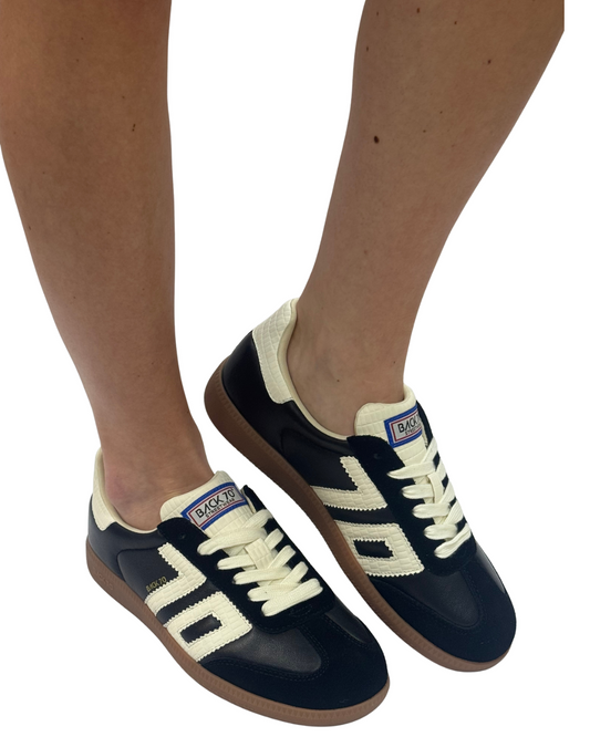 CLOUD NC in Black Milk