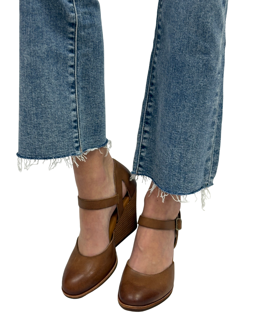 HARLOW in Brown