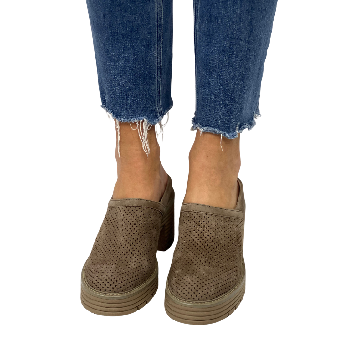 MANSI in Taupe