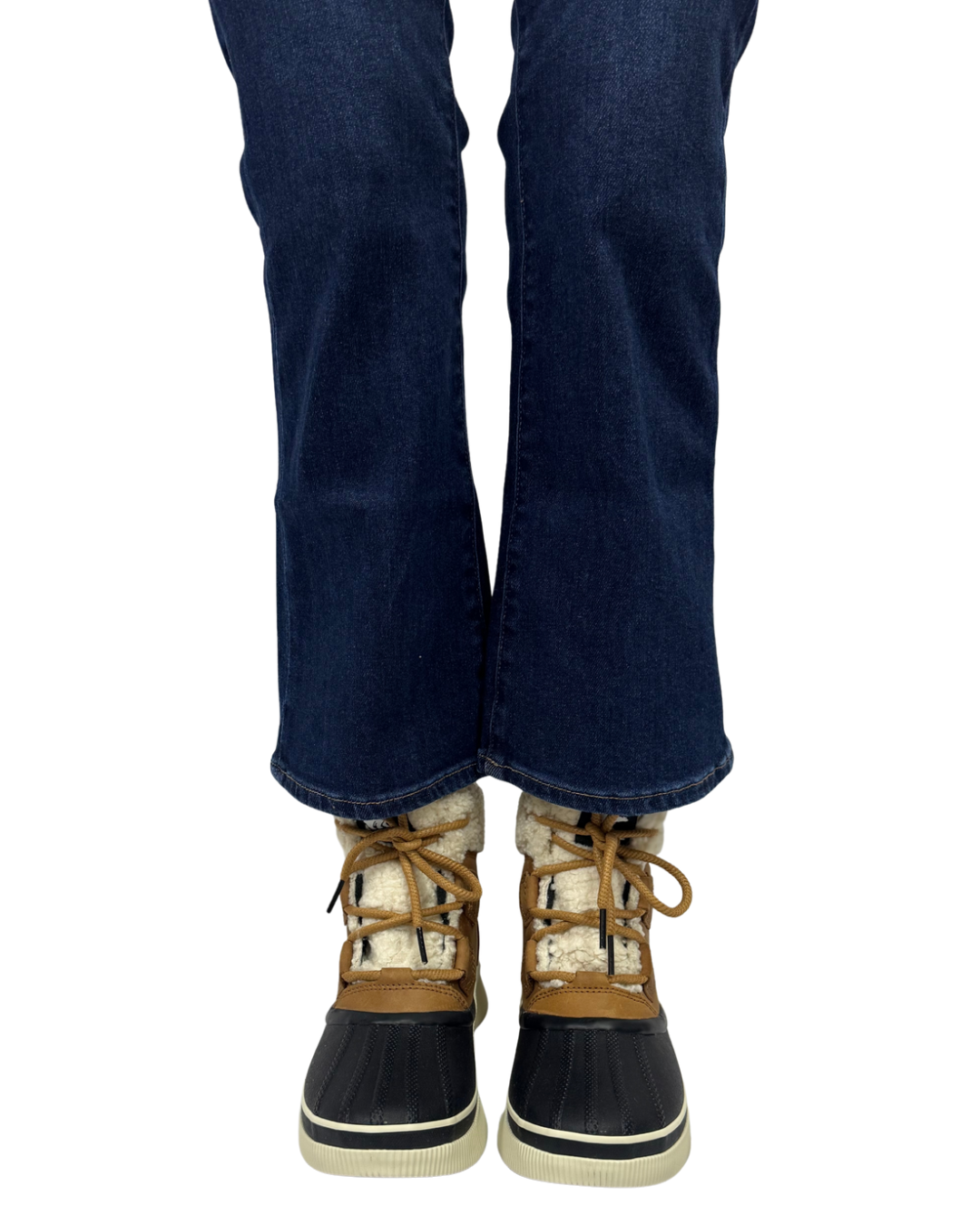 OUT N ABOUT IV CHILLZ WP in Taffy + Black