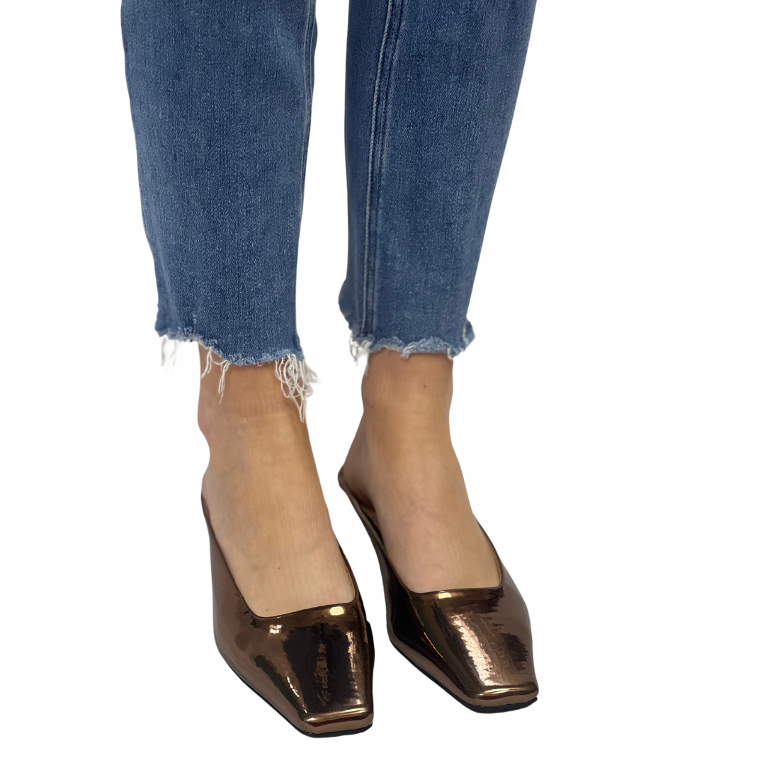 CLASSY in Bronze