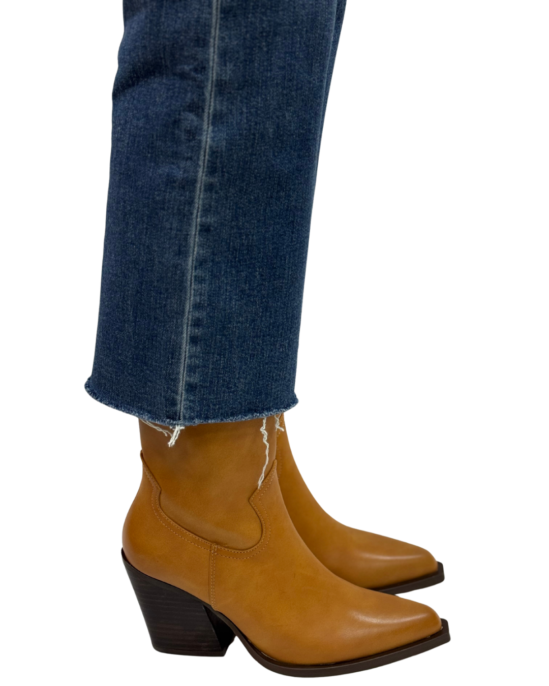 VICTORIA in Camel
