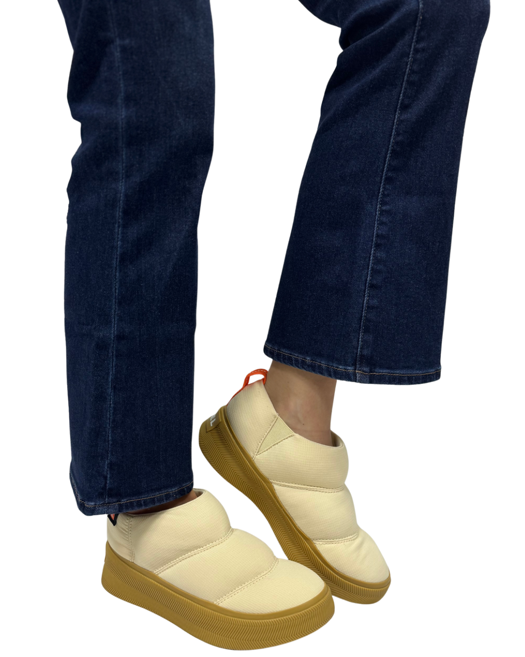 OUT N ABOUT IV MINI PUFFY in Honey White + Gum