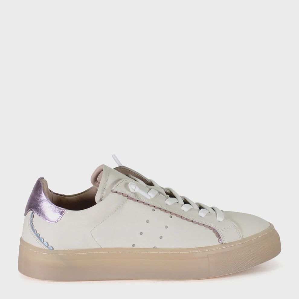 SHORE FRONT in Off White + Lilac