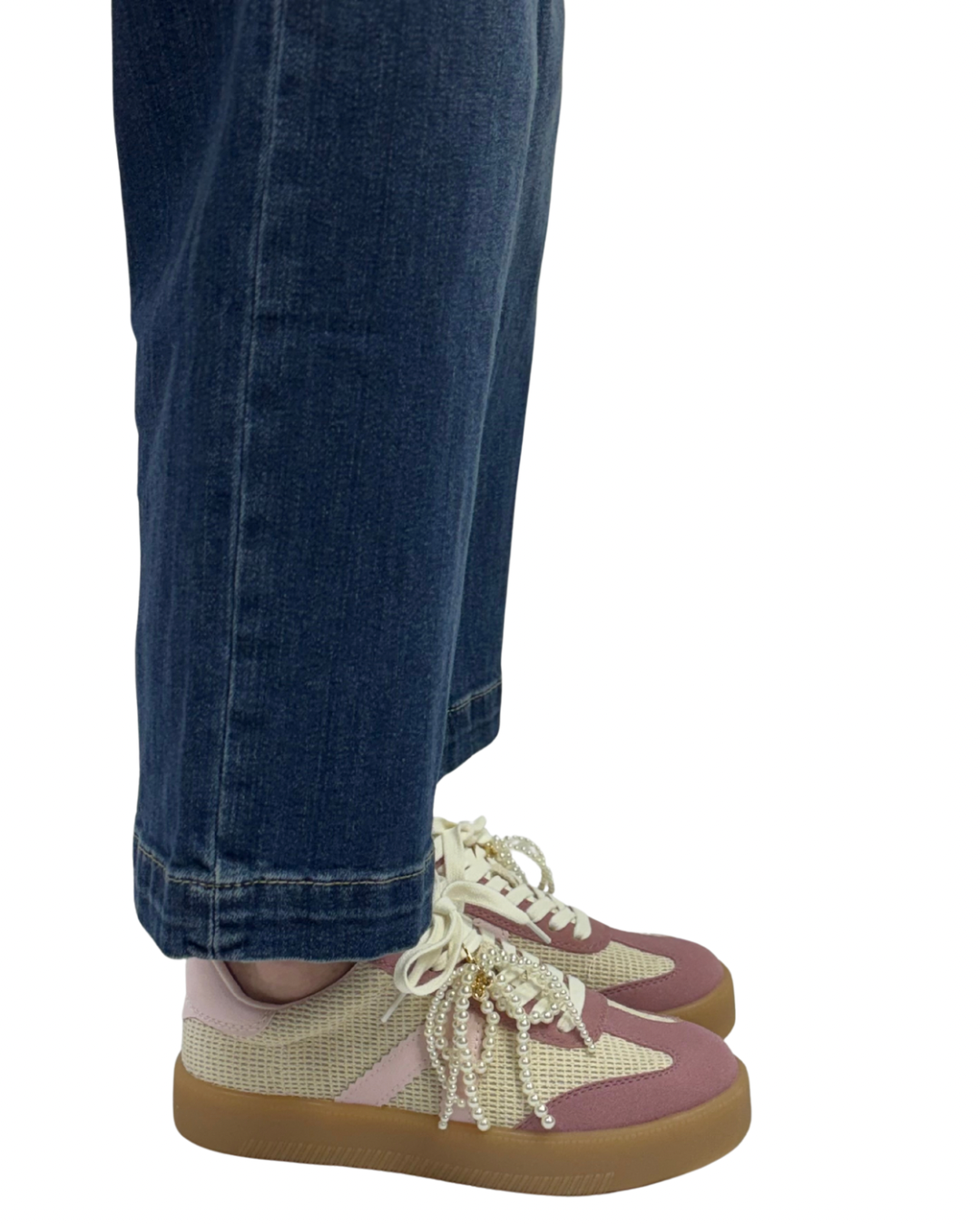 AXEL in Off White + Pink