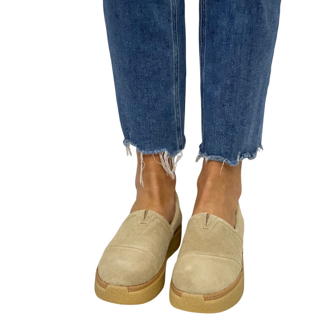 ADELAIDE in Oatmeal