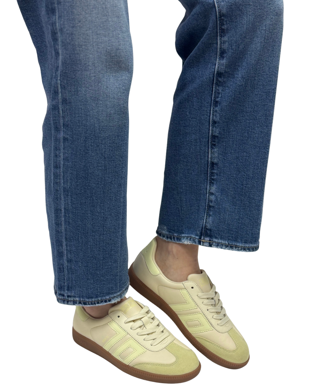 CLOUD D26 in Butter Light Yellow