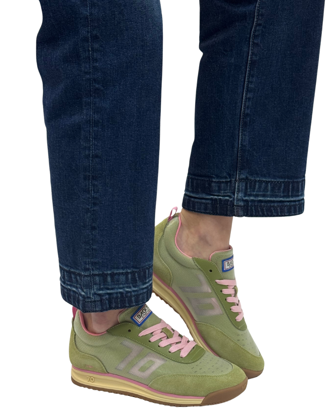 JUMP in Olive