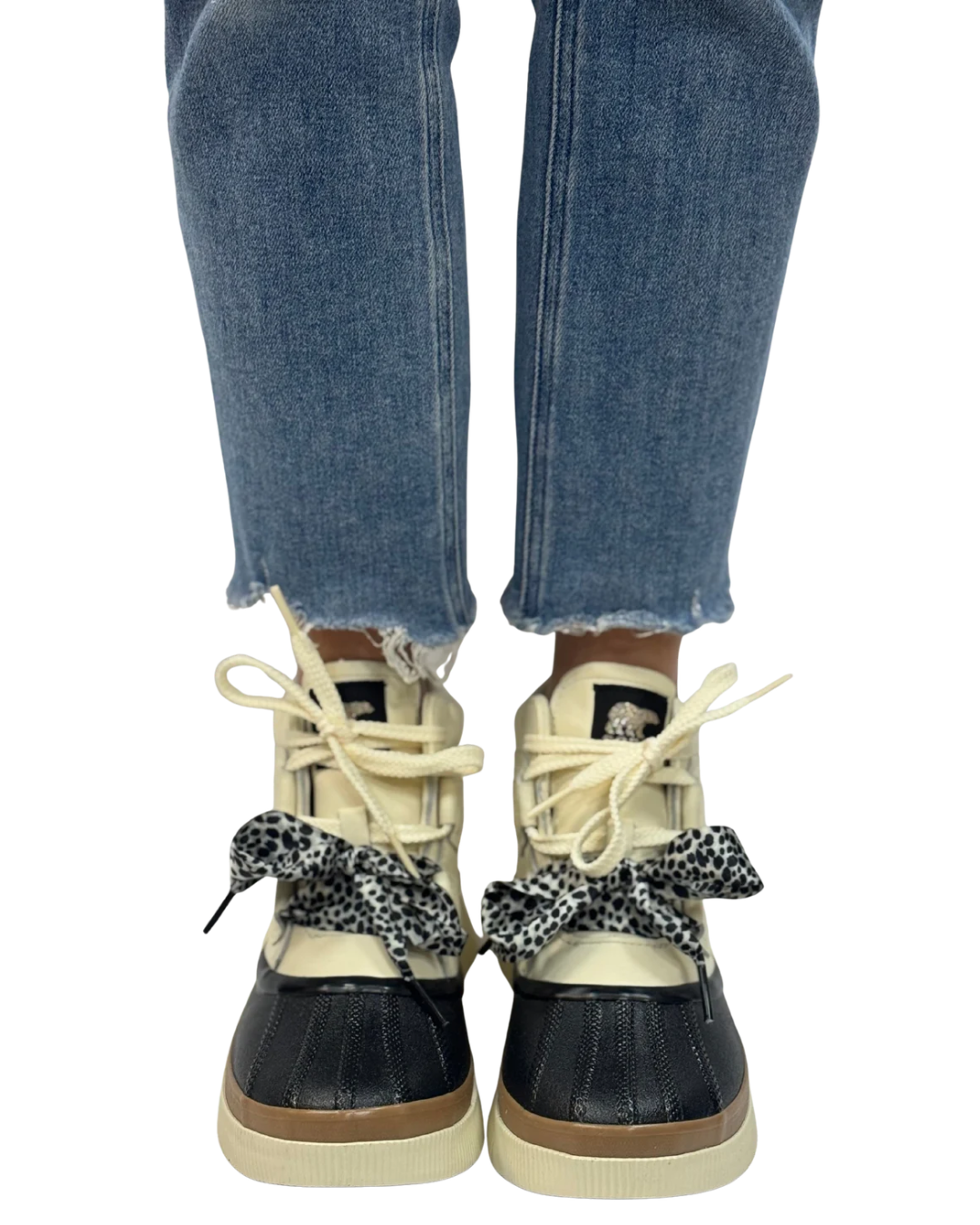 OUT N ABOUT IV CLASSIC CHARM WP in Snow + Black