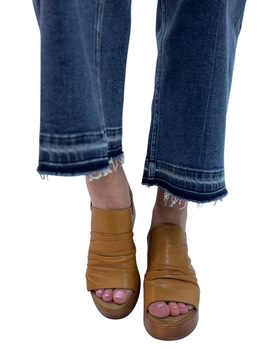 NIKKI-01 in Tan