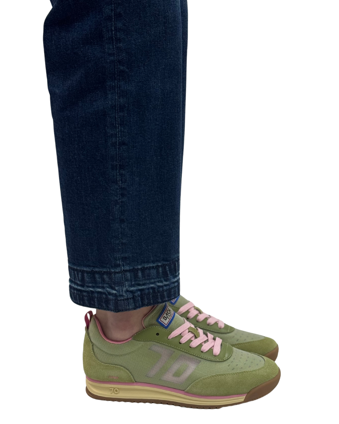 JUMP in Olive