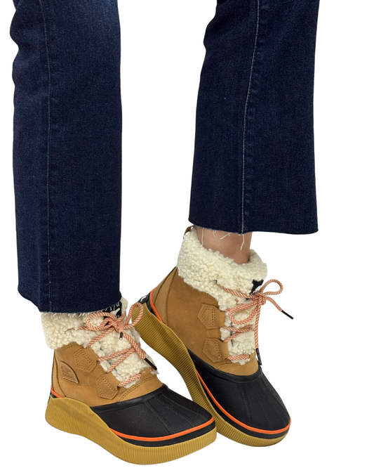 OUT N ABOUT IV CHILLZ WP in Tawny Buff + Black