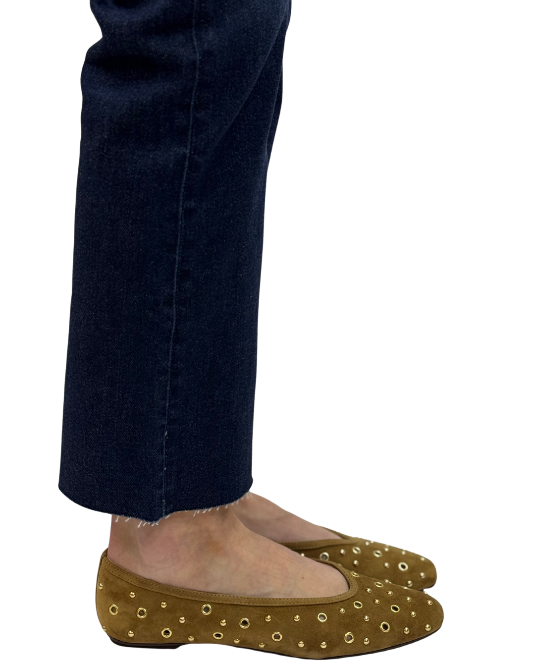 CARET STUD in Light Brown