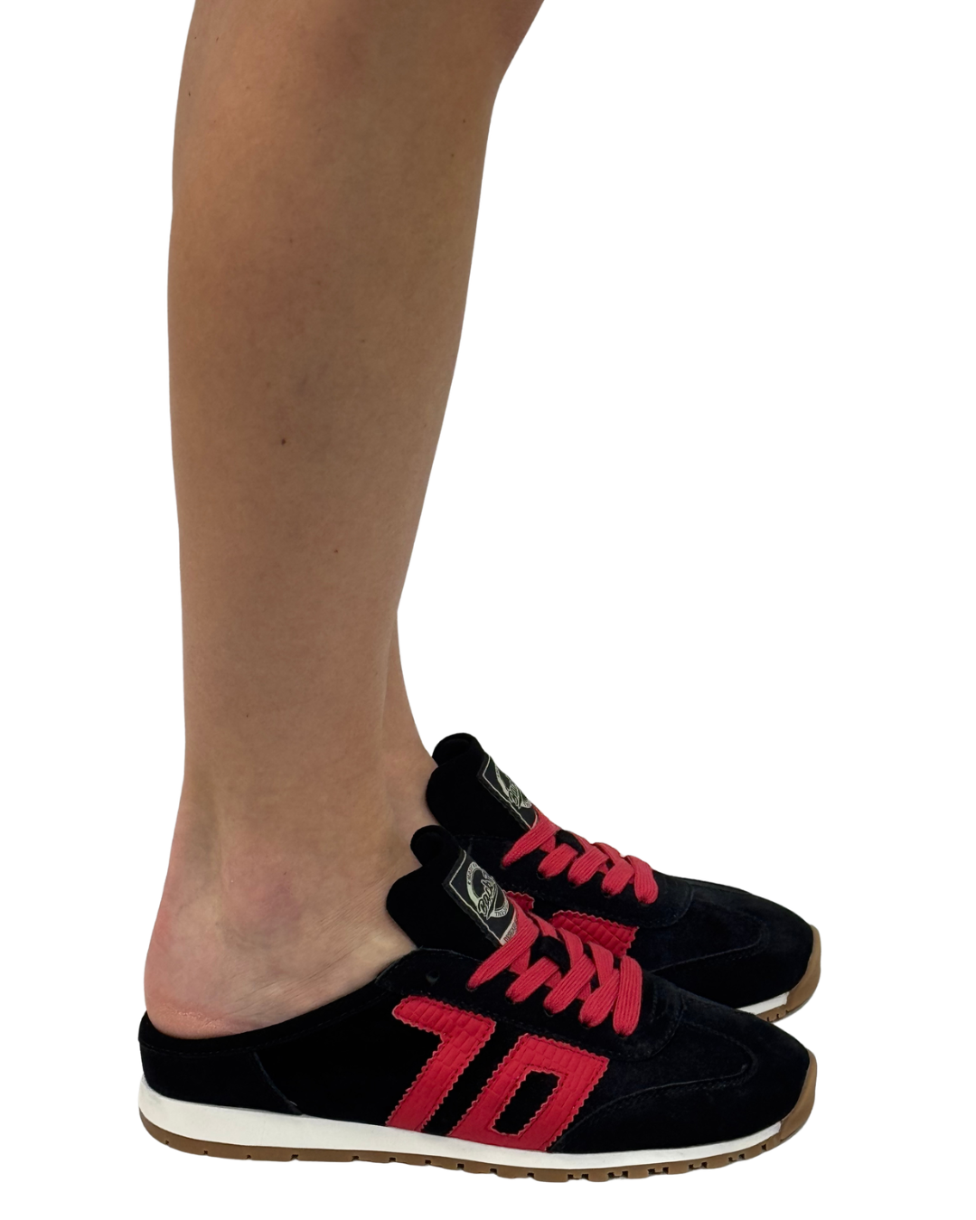 VENICE W26 in Velvet Black Red