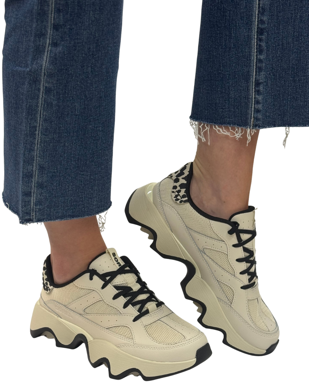 KINETIC ARRAY in Chalk + Black