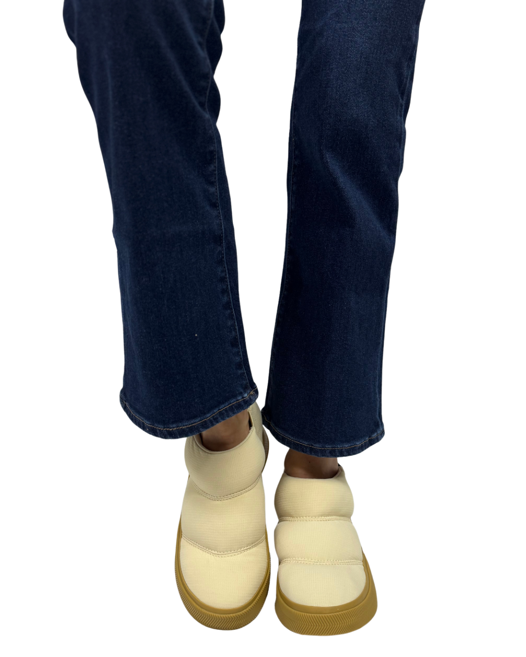 OUT N ABOUT IV MINI PUFFY in Honey White + Gum