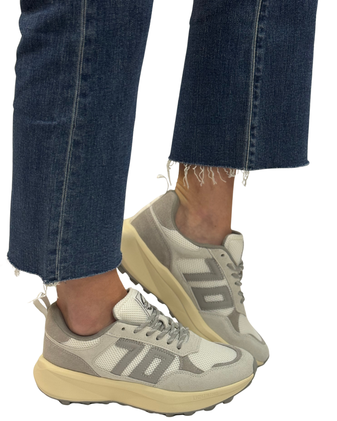 LIGHTNING in Ice Light Gray