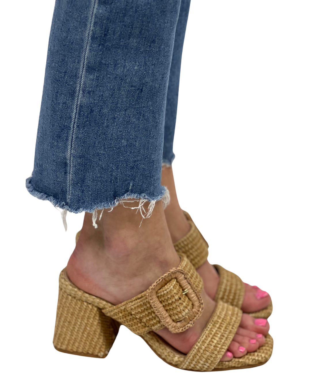LUCY in Cognac Raffia