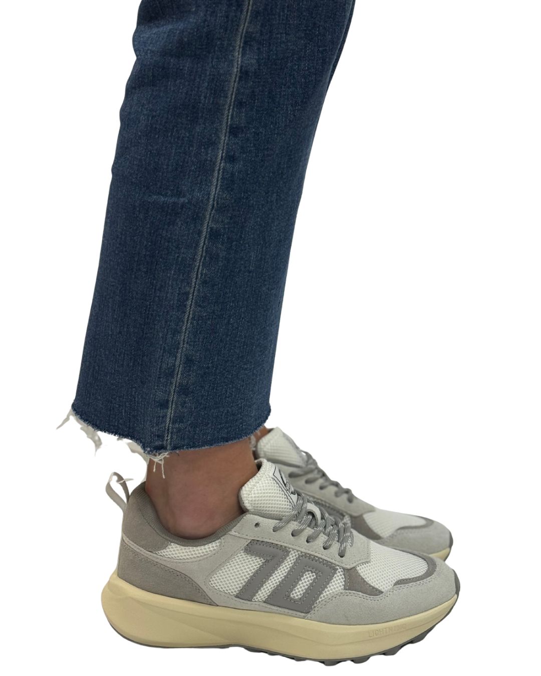 LIGHTNING in Ice Light Gray