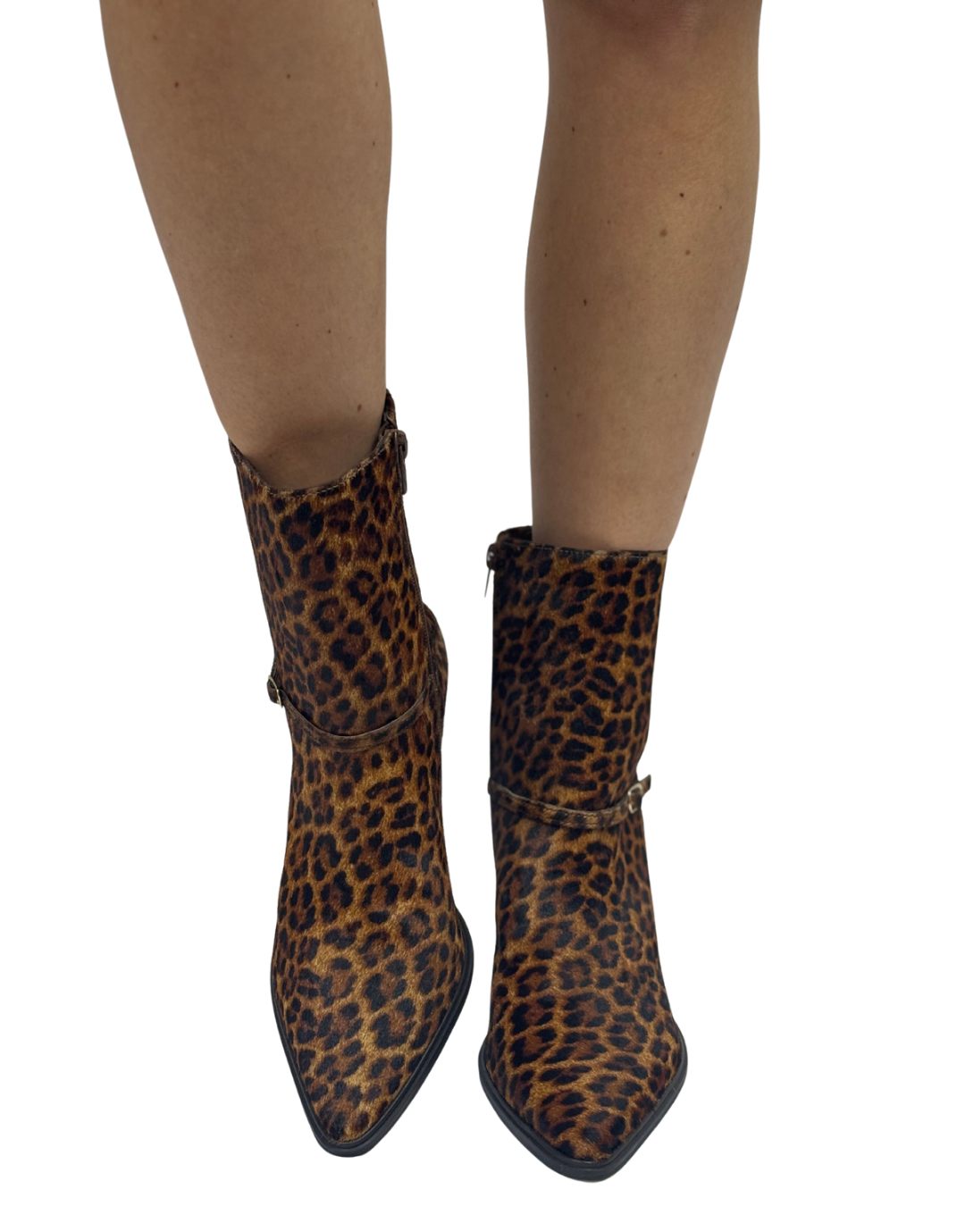 ILANA in Leopard