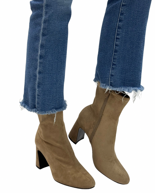 THIVA in Taupe