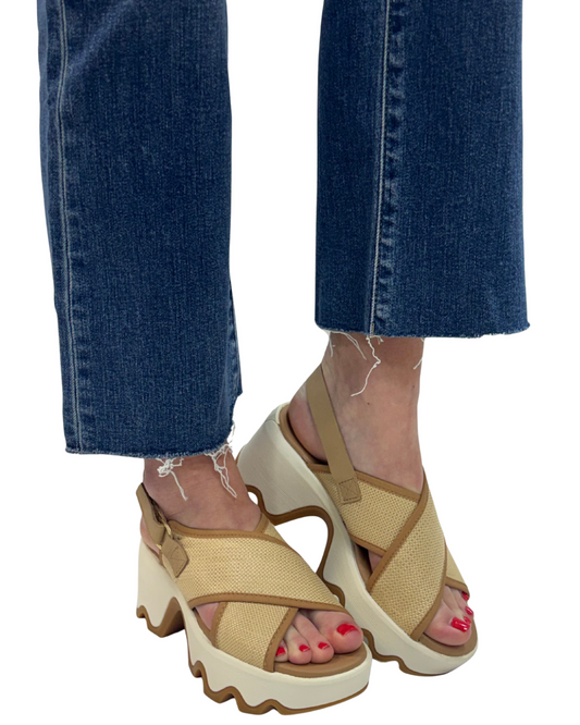KINETIC AURA SLINGBACK TXT in Honest Beige + Gum