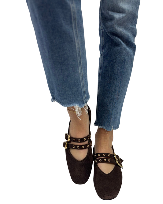 BAYLEE GROMMET in Dark Brown Perforated