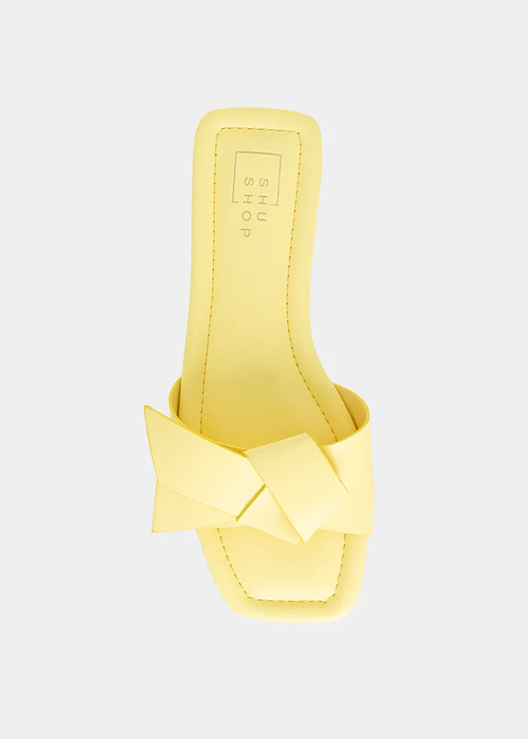 DIANA in Yellow