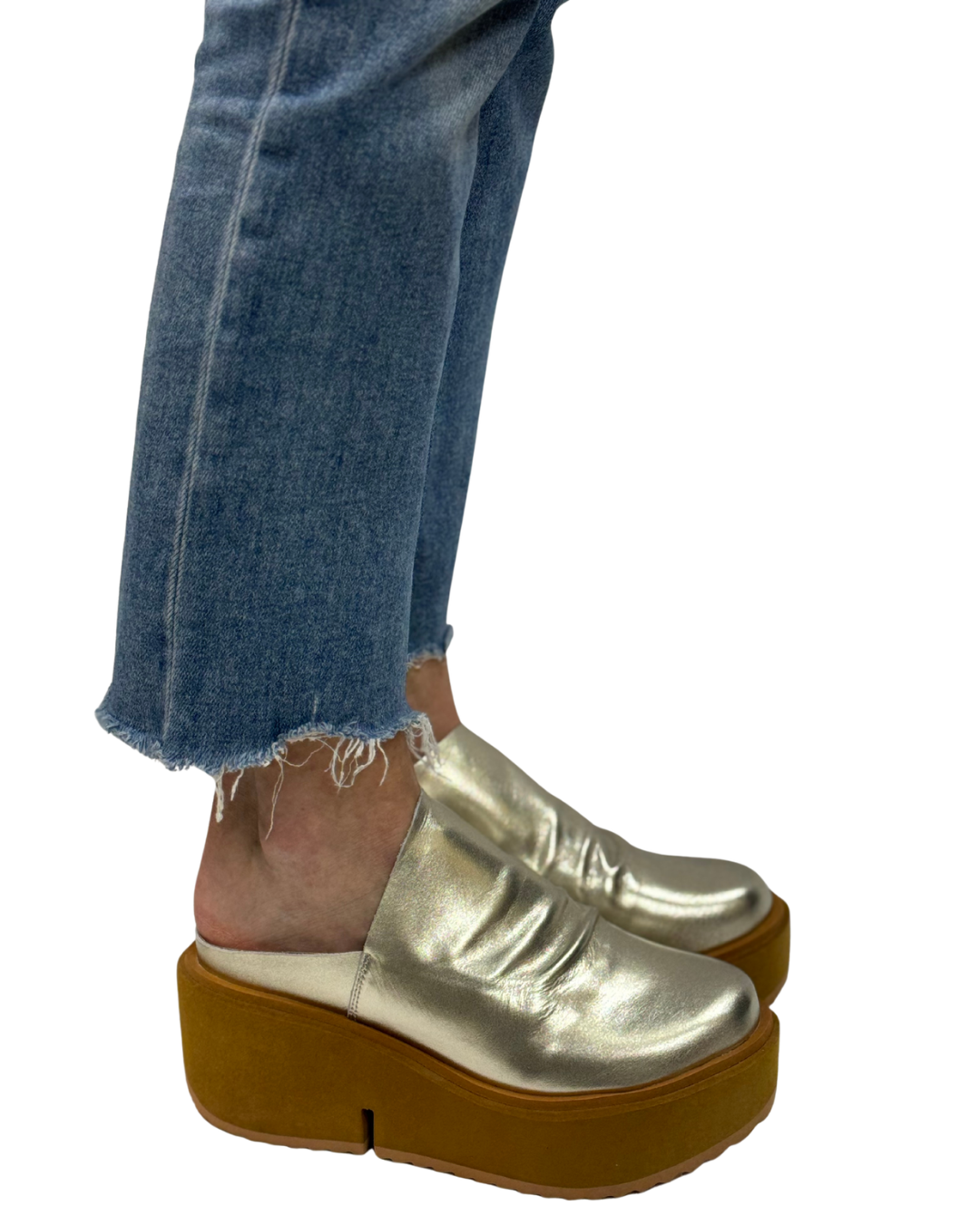 PIPER in Light Gold