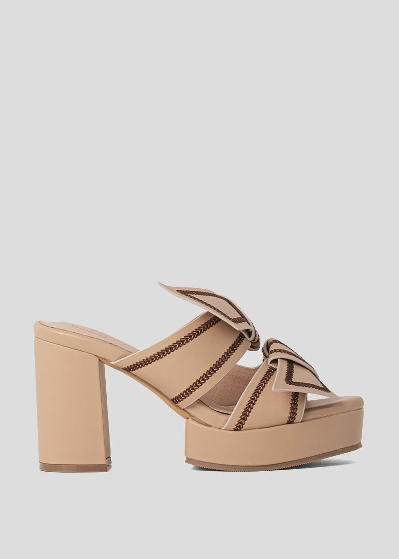 HONEY in Nude
