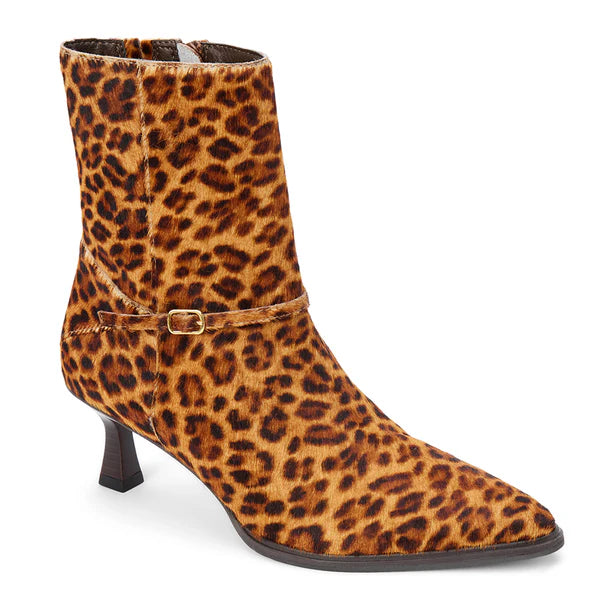 ILANA in Leopard