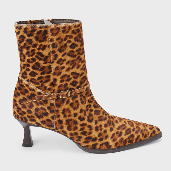 ILANA in Leopard