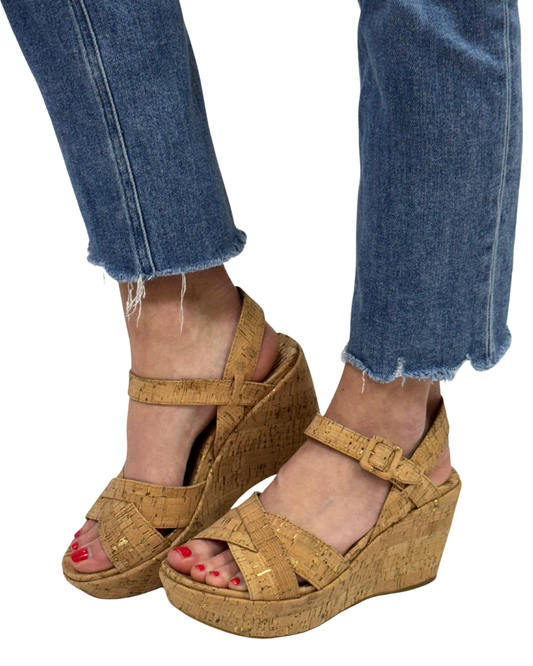 AVA 2.0 in Cork + Gold