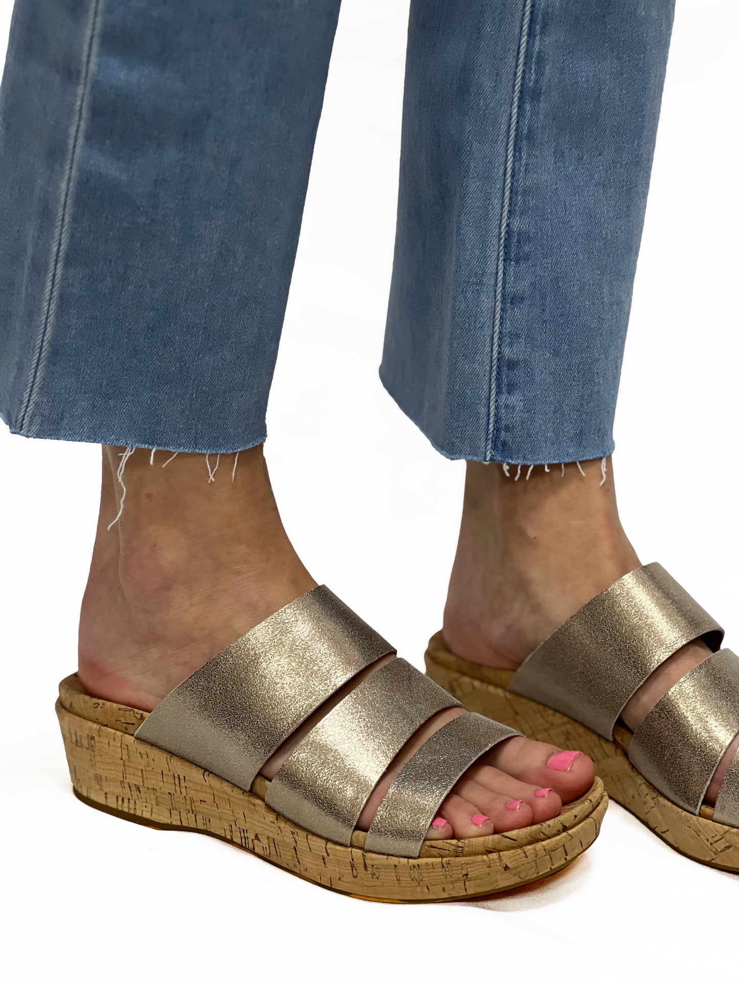 MENZIE in Soft Gold