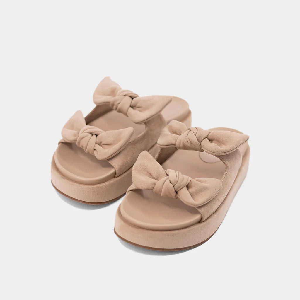 KIKI in Beige Suede