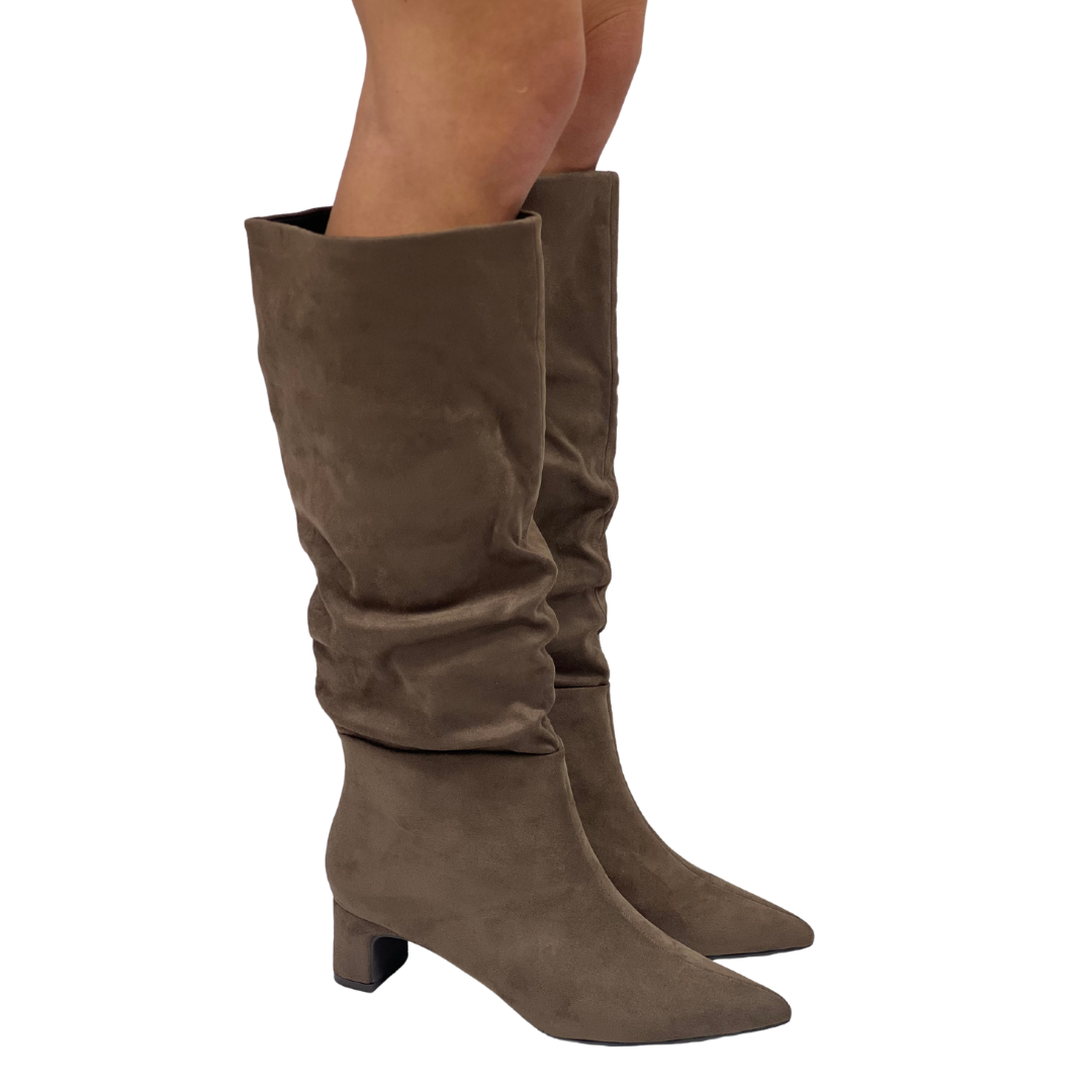 NOEY in Taupe