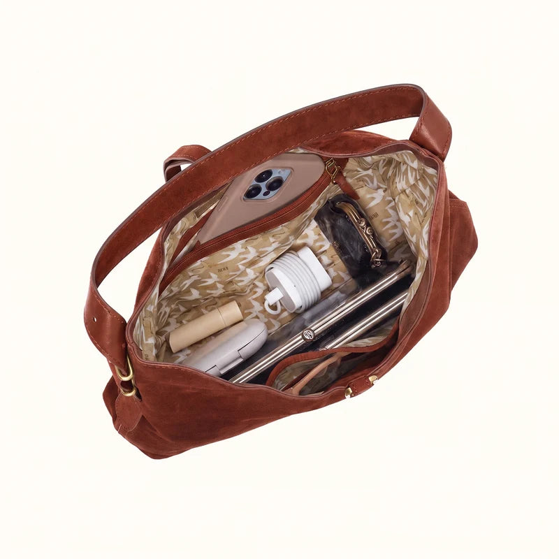ATLAS HOBO in Chocolate