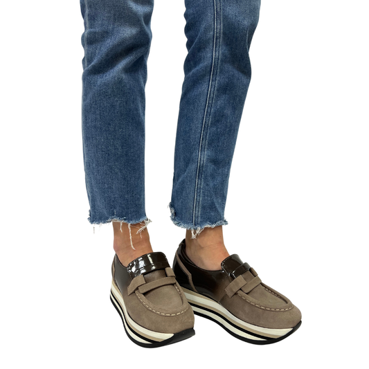 CASTA in Taupe