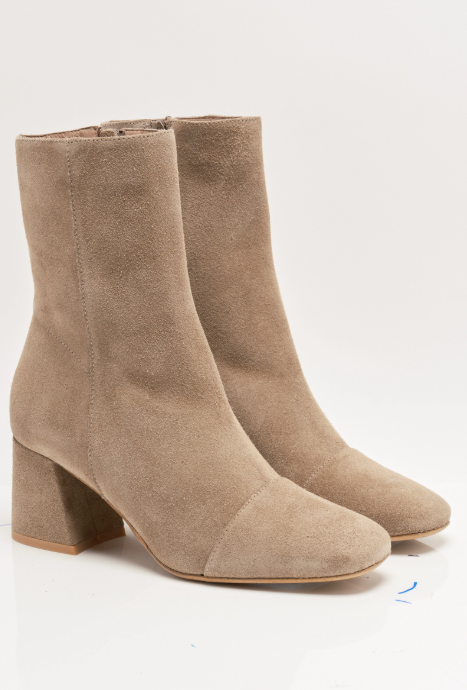 WISTERIA SUEDE ANKLE BOOT in Taupe