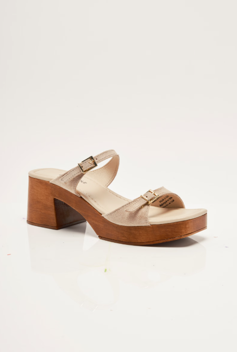 BECK BUCKLE CLOG in Sunstone Sand