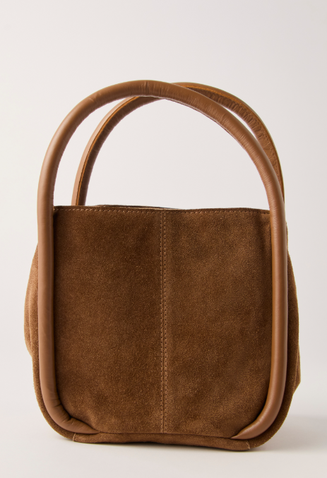 BARLOW BUCKET BAG in Cognac